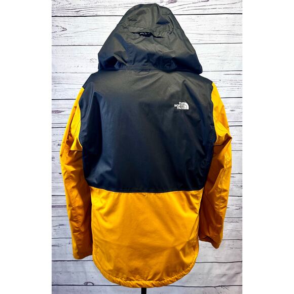 The North Face Women’s XXL DryVent 2-in-1 Jacket – Renewed - Picture 3 of 16